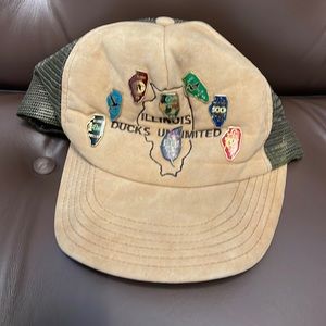 Vintage Illinois Ducks Unlimited hat with Pins